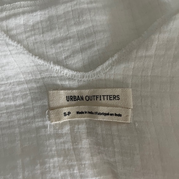 Urban Outfitters White Muslin Cropped Top - Picture 3 of 3